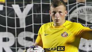 Sunderland goalkeeper Anthony Patterson waits to clear the ball after a save.