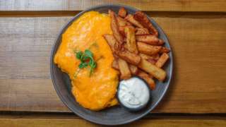 A parmo with chips