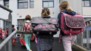 French children go to school