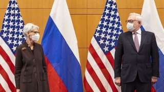 US Deputy Secretary of State Wendy Sherman (L) and Russian deputy Foreign Minister Sergei Ryabkov