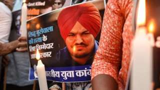 Members of Indian Youth Congress attend a candle march as a mark of tribute to Congress leader Sidhu Moose Wala, at Jantar Mantar on May 31, 2022