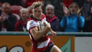 Ollie Thorley evades Worcester's Ben Te'o to score the first of his two early tries