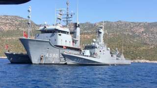 Türk Deniz Kuvvetleri'ne ait bir fırkateyn