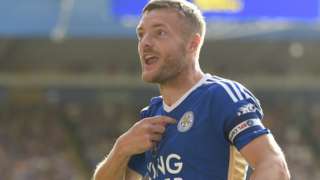 Jamie Vardy celebrates scoring