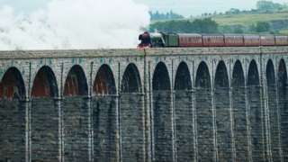 Flying Scotsman crossing Ribblehead Viaduct