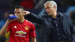 Alexis Sanchez and Jose Mourinho