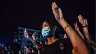 Thái Lan biểu tình đòi dân chủ