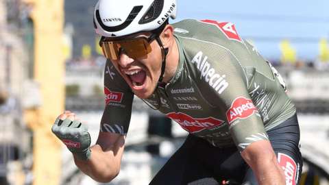Stefano Oldani celebrates winning stage 12 of the 2022 Giro d'Italia