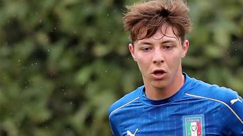 Daniel Guerini playing for Italy's under-16 side