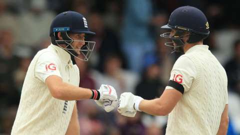 Joe Root and Dawid Malan
