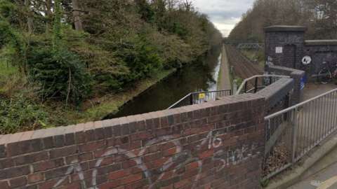 The Birmingham to Worcester canal by Somerset Road steps