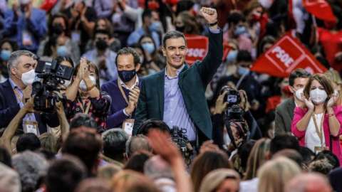 Spanish Prime Minister Pedro Sanchez speaking at his party conference n Valencia.