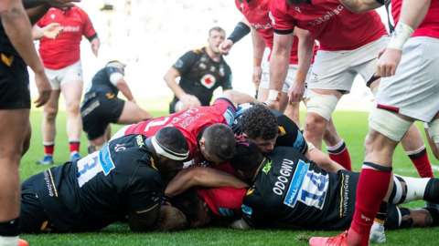 Wasps battle with Newcastle Falcons