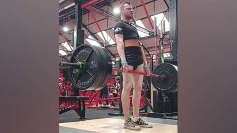 Dan Cronin lifts 180kg - more than three times his bodyweight