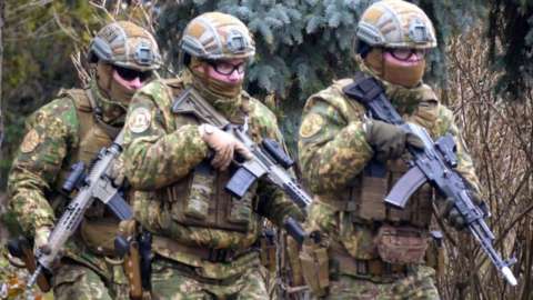 Ukrainian soldiers take part in drills near Crimea, February 2022