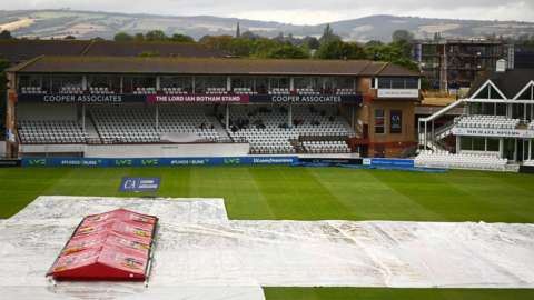 Somerset's game against Gloucestershire ended in a rain-ruined draw