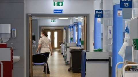 Hospital ward T2