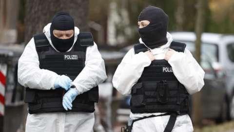 German police in raid on plotters