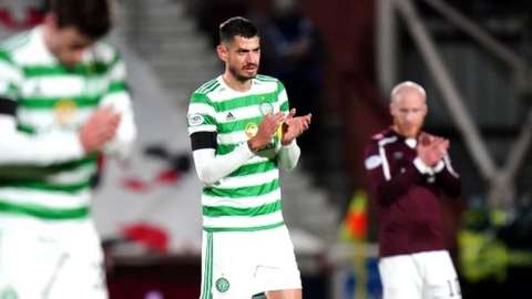 players applaud for Devin