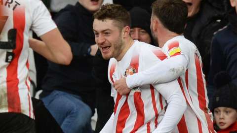 Elliot Embleton celebrates his goal for Sunderland