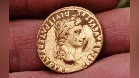 Gold Roman coin