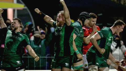 Connacht celebrate beating Munster