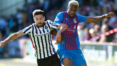 Dunfermline's Ryan Dow and Inverness' Mannny Duku during the cinch Championship match between Dunfermline and Inverness Caledonian Thistle