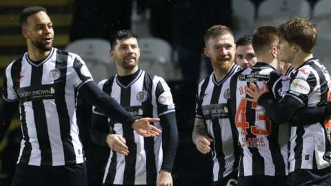 St Mirren players celebrate going ahead.