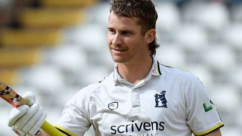 Warwickshire's Sam Hain reached 1,000 County Championship runs in a season for the first time