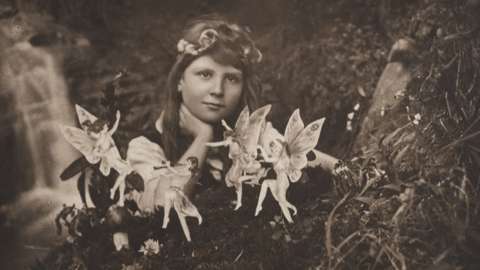 Cottingley Fairies picture
