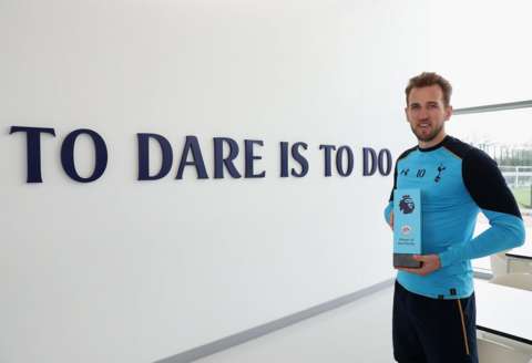 Congratulations, @HKane! The @premierleague player of the month for February. #COYS #OneOfOurOwn