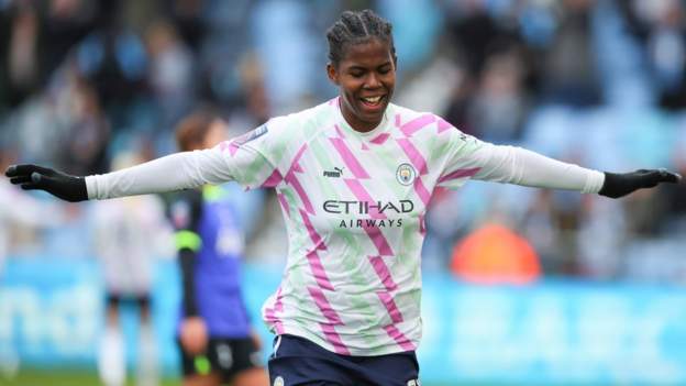 Shaw hat-trick lifts Man City up to second in WSL