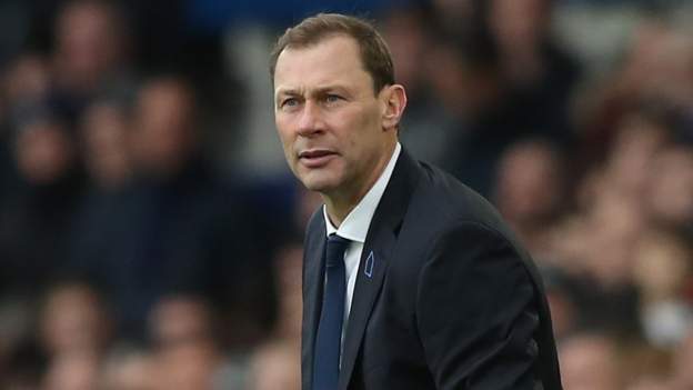 Duncan Ferguson leaves Everton role for management ambition