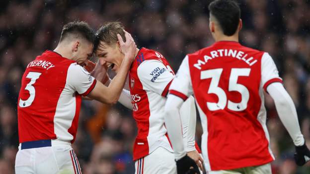 Arsenal 3-0 Southampton: Pierre-Emerick Aubameyang dropped ahead of win