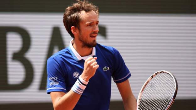 French Open: Daniil Medvedev beats Laslo Djere to move into third round at Rolan..