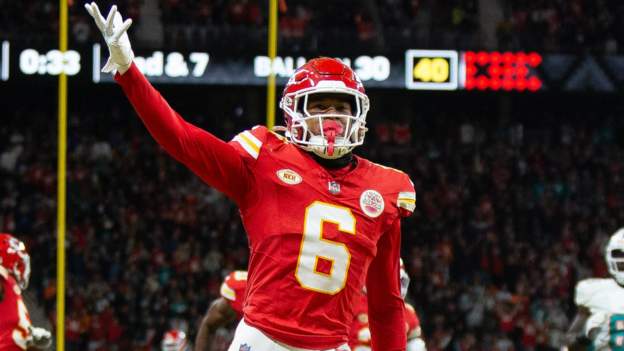 Chiefs survive Miami comeback to win in Frankfurt