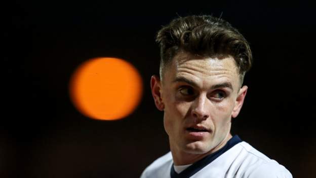 Ben Thompson: Portsmouth Sign Millwall Midfielder On Loan - BBC Sport