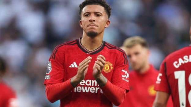 <div>Manchester United: Jadon Sancho says he is 'a scapegoat' after being dropped</div>