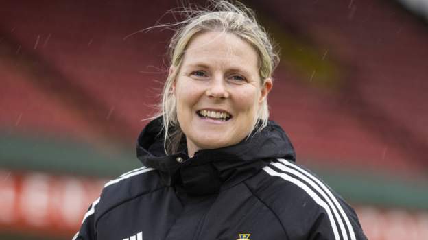 Progress in women's football 'mind-blowing'