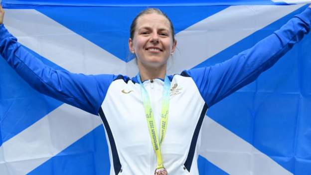 Scotland’s Evans wins silver in women’s road race