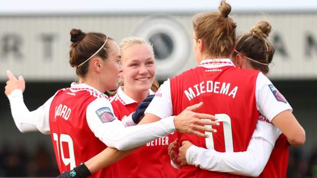 Miedema strikes as Arsenal keep pace at top of WSL