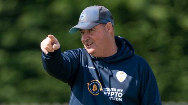 Derbyshire's Arthur to lead Pakistan at World Cup