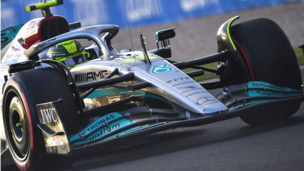 Australian Grand Prix: Lewis Hamilton 'does not enjoy' driving new Mercedes