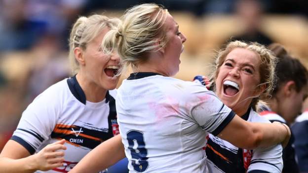 England cruise to 12-try victory against France
