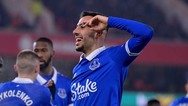 Nottingham Forest 0-1 Everton: Dwight McNeil secures first win since points deduction