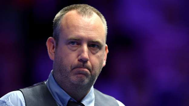 Williams whitewashes Lisowski to reach final