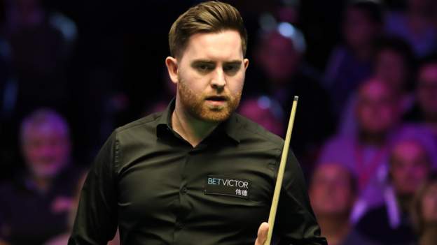 Jones set for Crucible debut after beating Hawkins