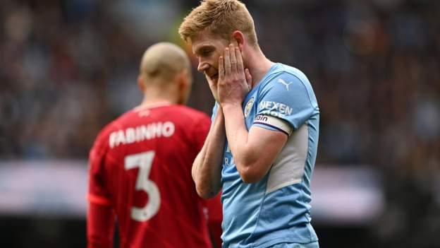 Manchester City 2-2 Liverpool: Top two draw to maintain pulsating title race