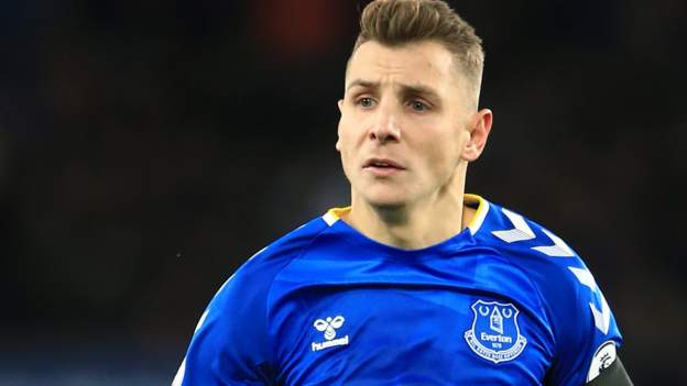 Lucas Digne: Everton defender wants to leave, says boss Rafael Benitez