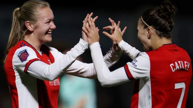 Arsenal 4-0 Leicester City: Gunners extend WSL lead with victory over Leicester